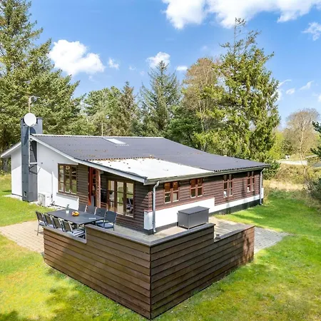 Hotel Anet - 1km From The Sea In Western Jutland By Interhome